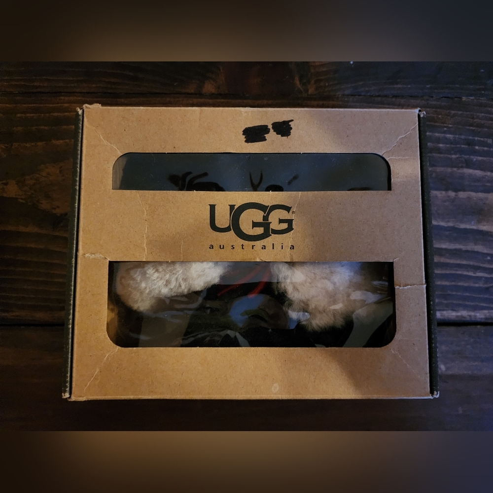 UGG Bundle - Picture 5 of 7